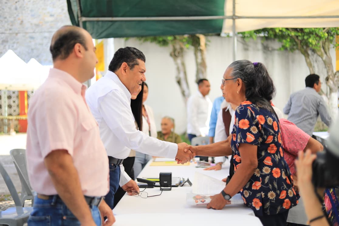 Teapanecos son escuchados y atendidos por el Gobernador Javier May en audiencias públicas; anuncia rehabilitación de la Unidad Deportiva ‘Damián Pizá Beltrán».