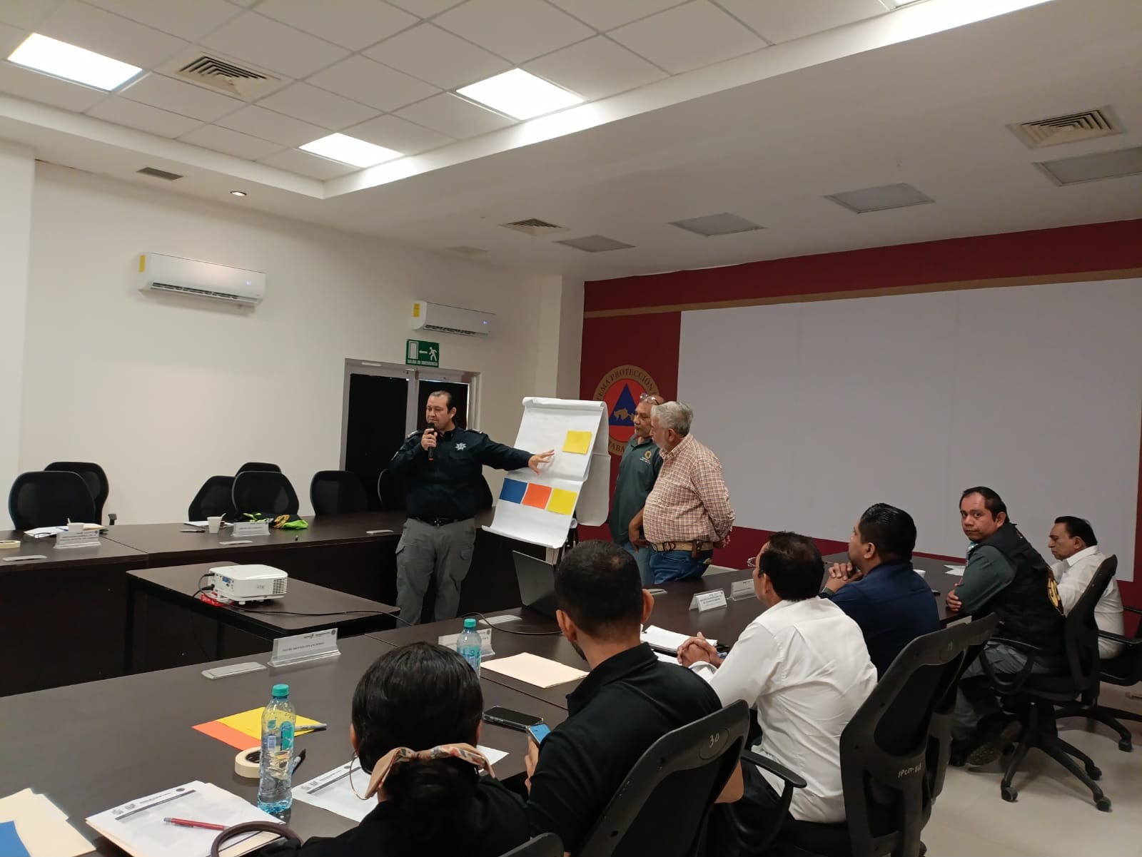 IPCET fortalece la coordinación interinstitucional ante la temporada de lluvias con capacitación a Comisiones del Centro de Operaciones de Emergencia (COE).