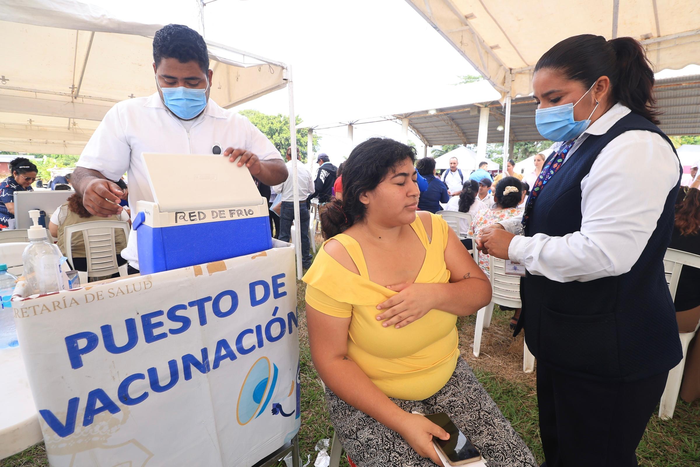 Garantiza Salud abasto del 100 por ciento de vacunas para proteger a niñas, niños y adolescentes.