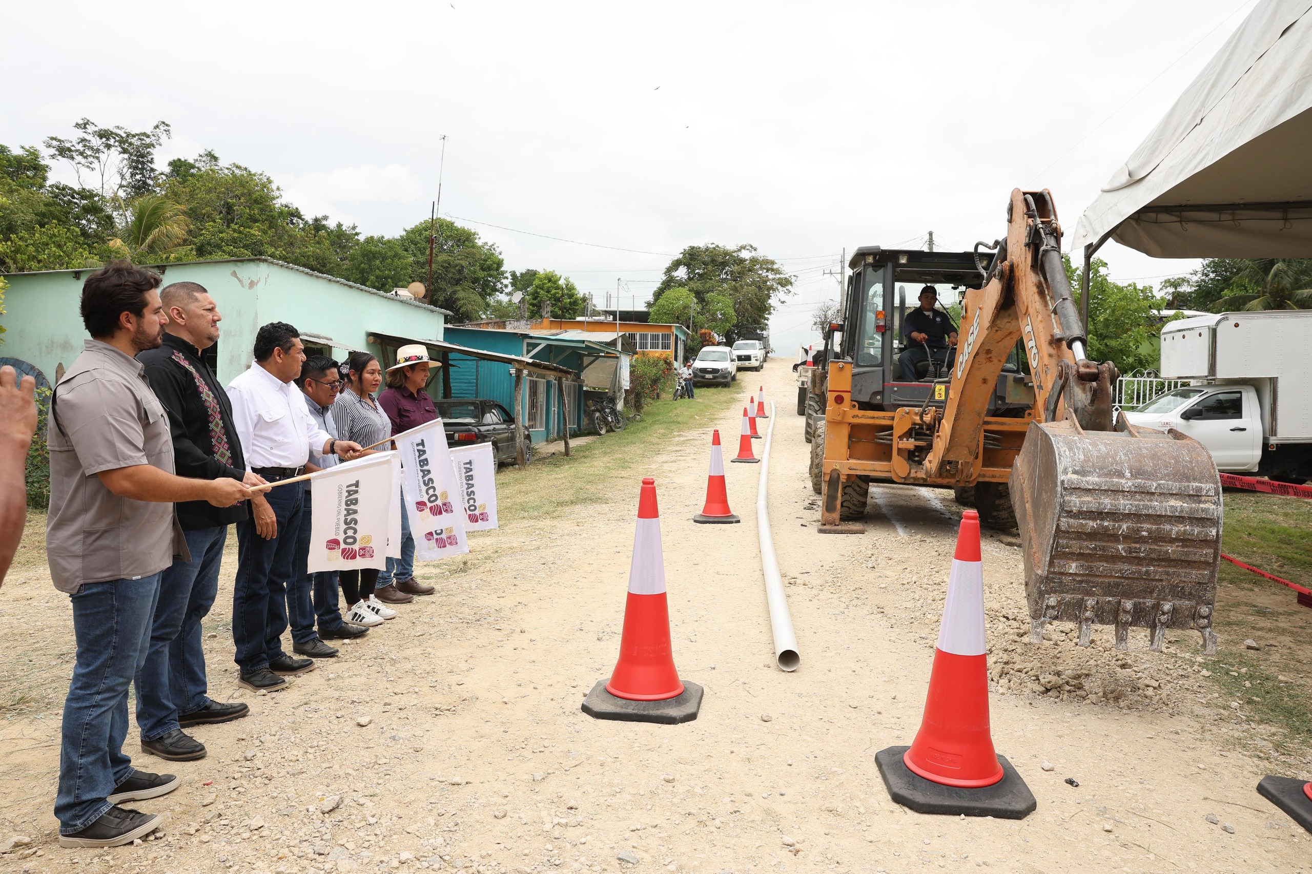 Respuesta del Gobierno del Estado llega a Macuspana, pone en marcha Javier May obra de agua potable en Buenavista Apasco.
