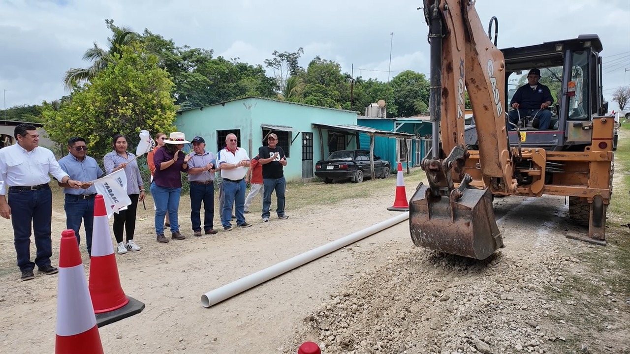 Con inicio de la red de agua potable en Buena Vista, Apasco, el Gobernador Javier May muestra su compromiso con el pueblo, destaca titular de la CEAS.