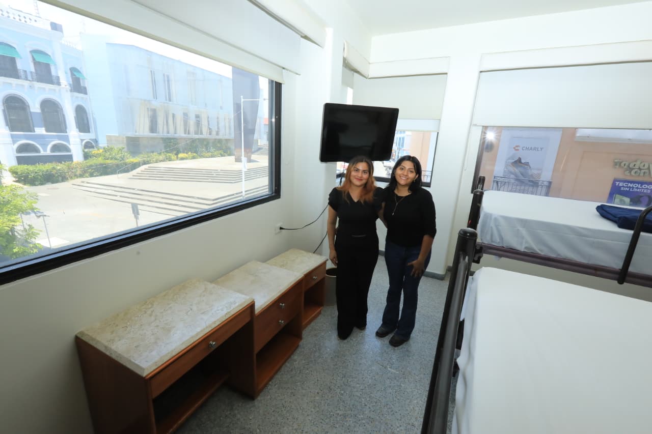 Estudiantes conocen su futuro alojamiento en la Villa Universitaria; padres de familia admiten el gran apoyo del Gobierno del Estado para el futuro de los jóvenes