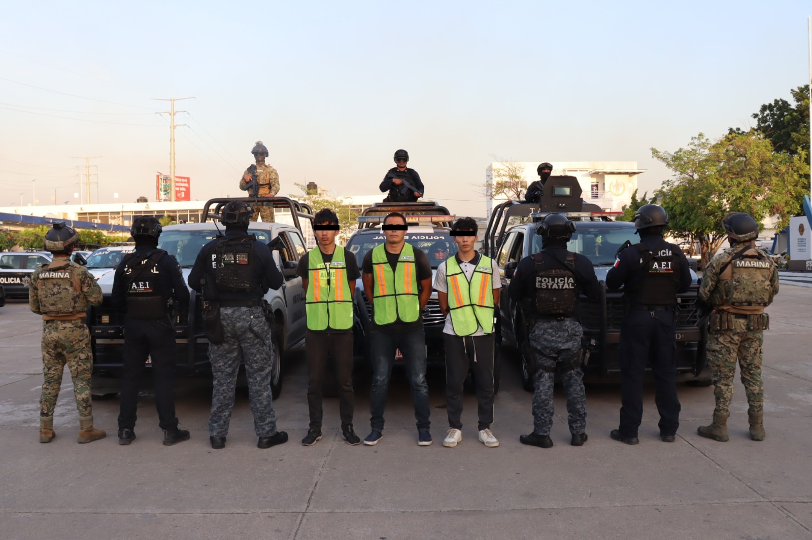 Detiene SSPC del estado de Tabasco a tres presuntos responsables por los delitos de homicidio y portación de arma de fuego en el municipio Centro.